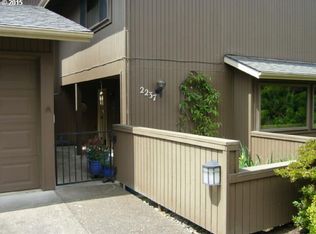 2237 Ridgeway Dr, Eugene, OR 97401