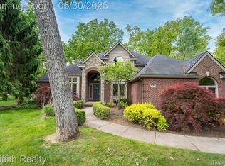 4764 Windswept Dr, Milford, MI