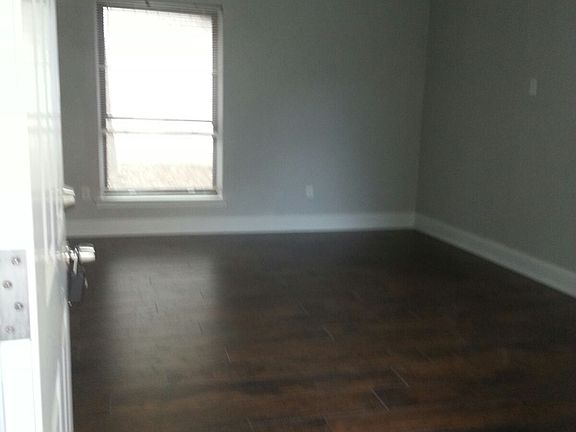 3rd image of 623 Cove Hollow Dr