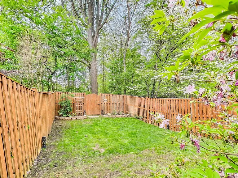 13630 Cedar Creek Ln — Photo 32