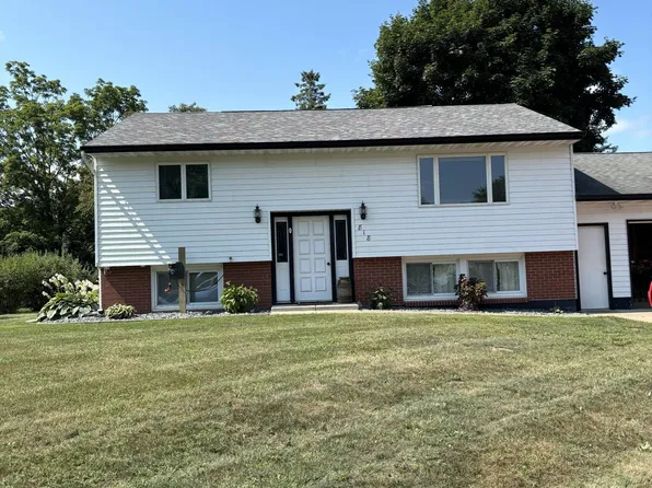 818 S 10th St, Lake City, MN 55041