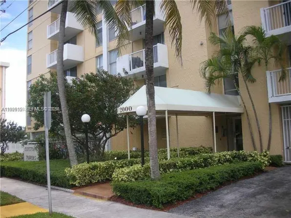2000 NE 135th St APT 1002, North Miami, FL 33165