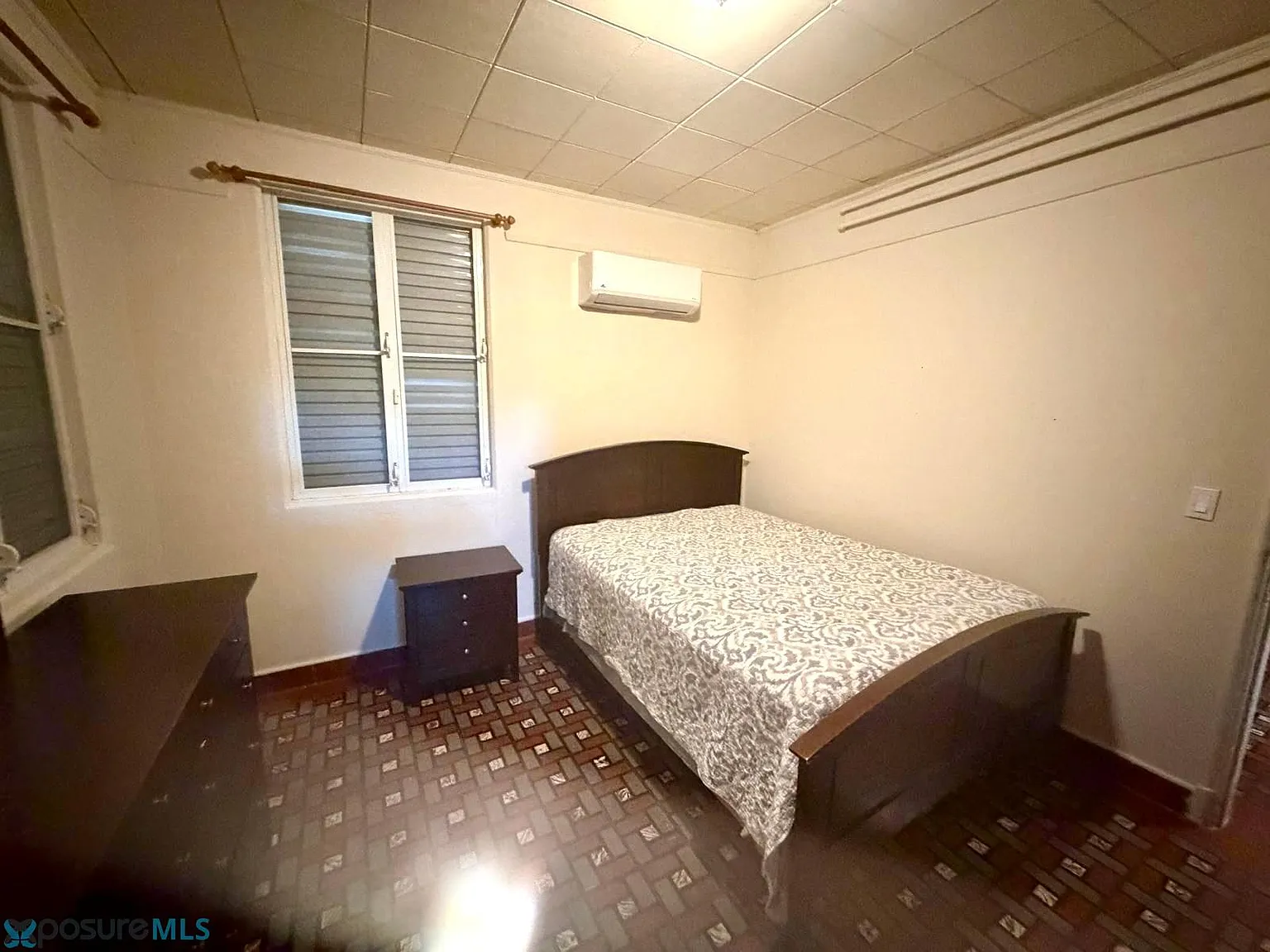 2 bed, 1.0 bath, 1600 sqft, $2,000 — Photo 4