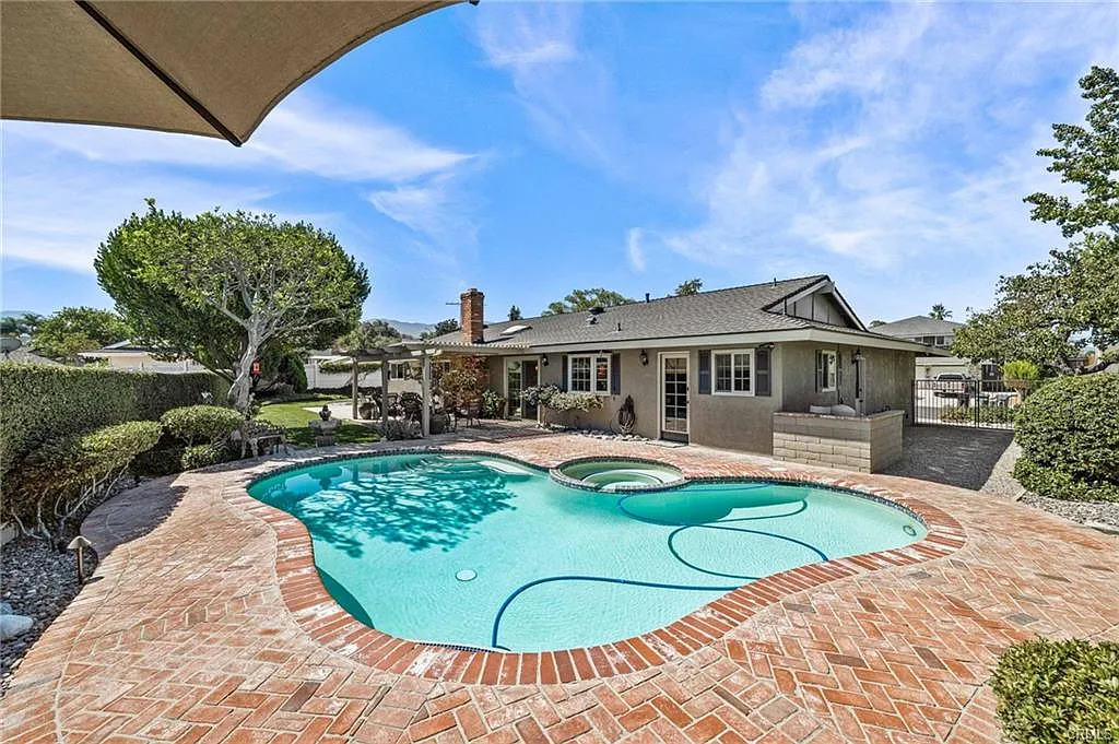 3 bed, 2.5 bath, 1840 sqft, $4,490 — Photo 1