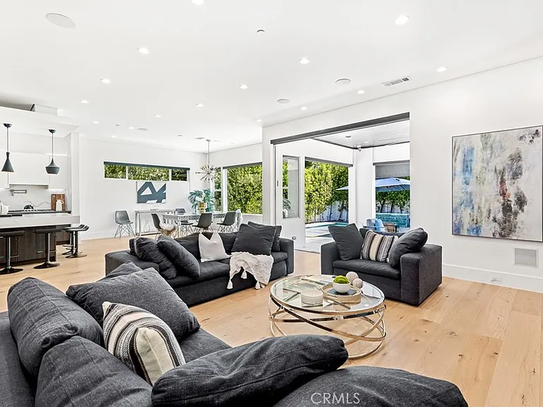 12606 Emelita St — Photo 40