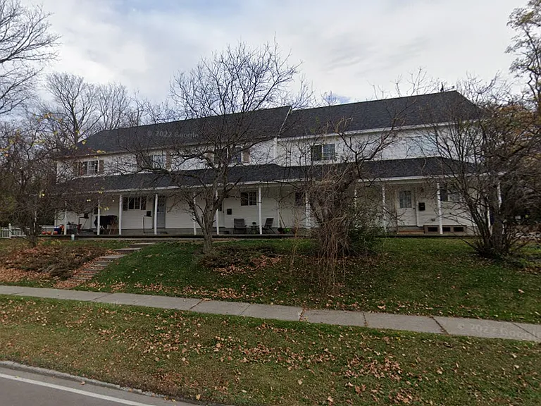 203 S Main St — Photo 2