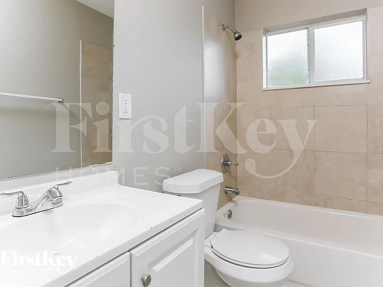 2441 NW 182nd Ter — Photo 10