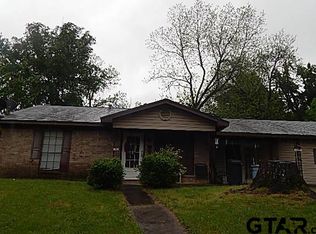1006 Swift St, Palestine, TX 75801