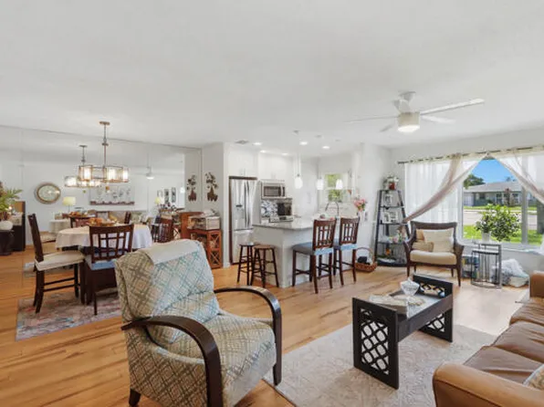 832 High Point Drive W #B, Delray Beach, FL 33445