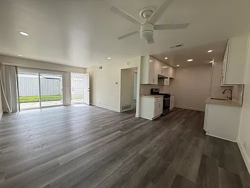 413 N Tustin Ave #A Photo 1