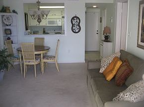 5th image of 180 Seaview Ct APT 701