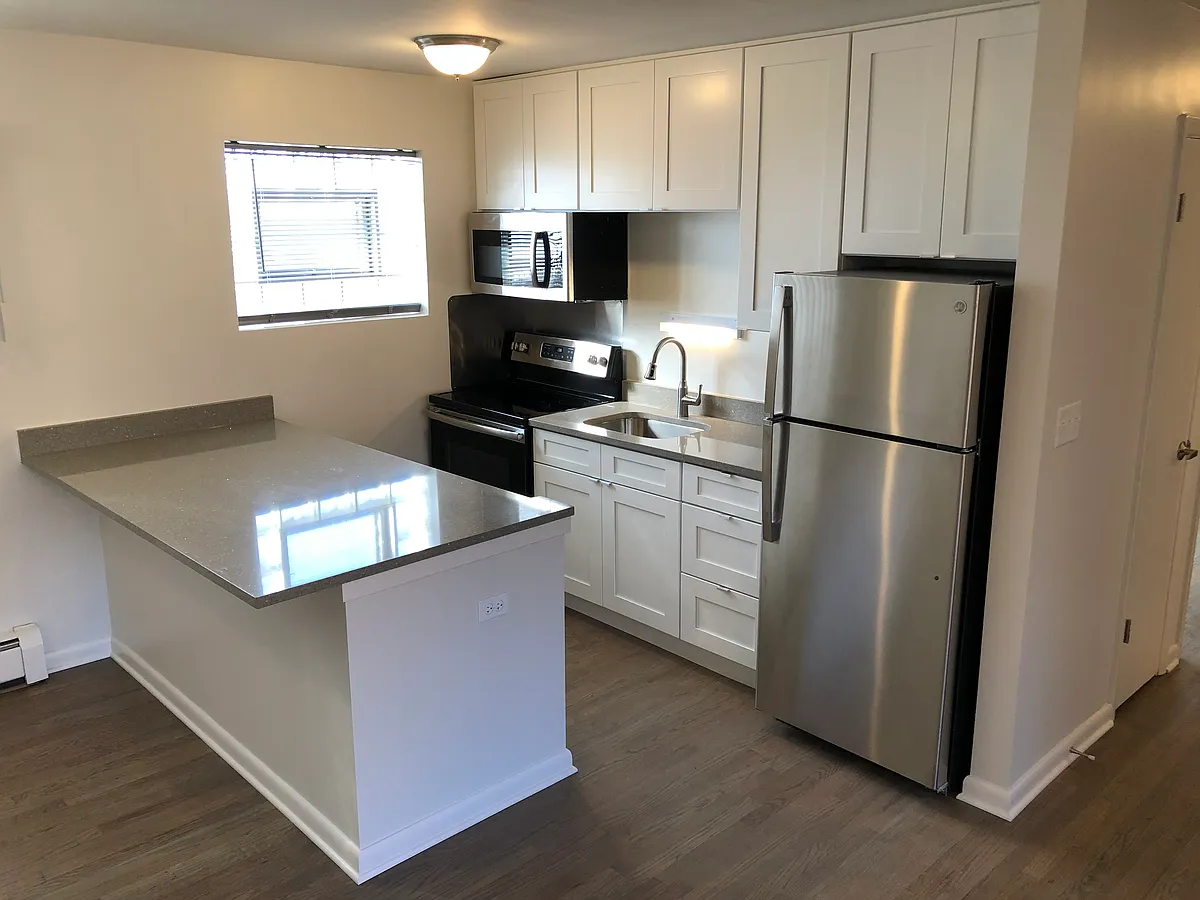 Building Photo - 6010 N Winthrop Ave #207