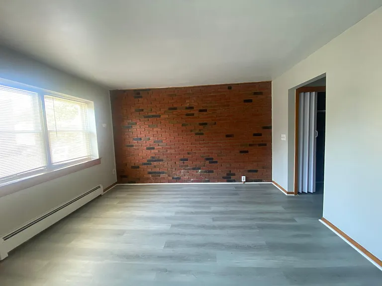 185 Thompson St #2B — Photo 2