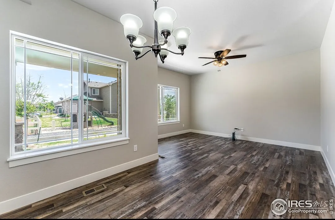 2 bed, 2.5 bath, 1924 sqft, $2,250 — Photo 2