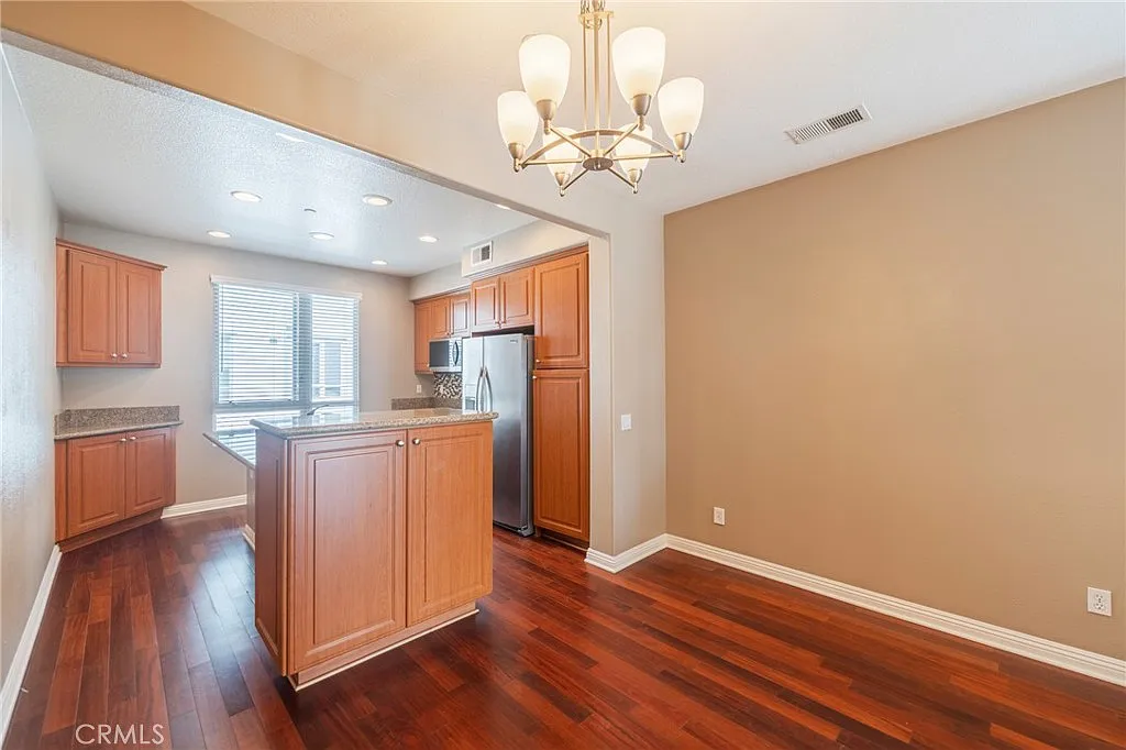 2 bed, 1410 sqft, $4,500 — Photo 4