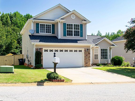 3rd image of 32 Cardinal Creek Dr