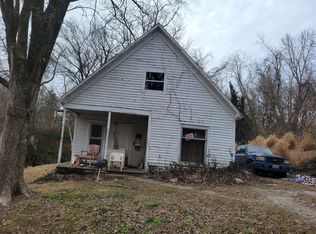 627 E High St, Anna, IL 62906