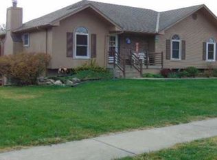 805 S Park Dr, Raymore, MO 64083