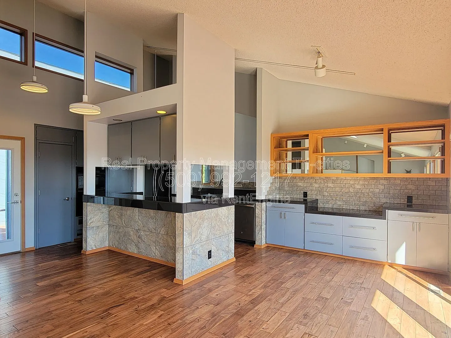3 bed, 2.5 bath, 2948 sqft, $2,795 — Photo 4