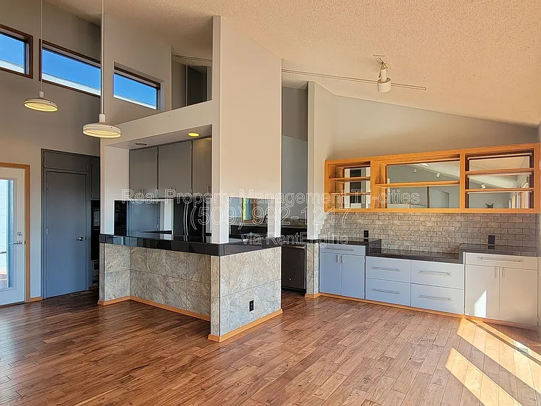 600 W 26th Pl — Photo 4