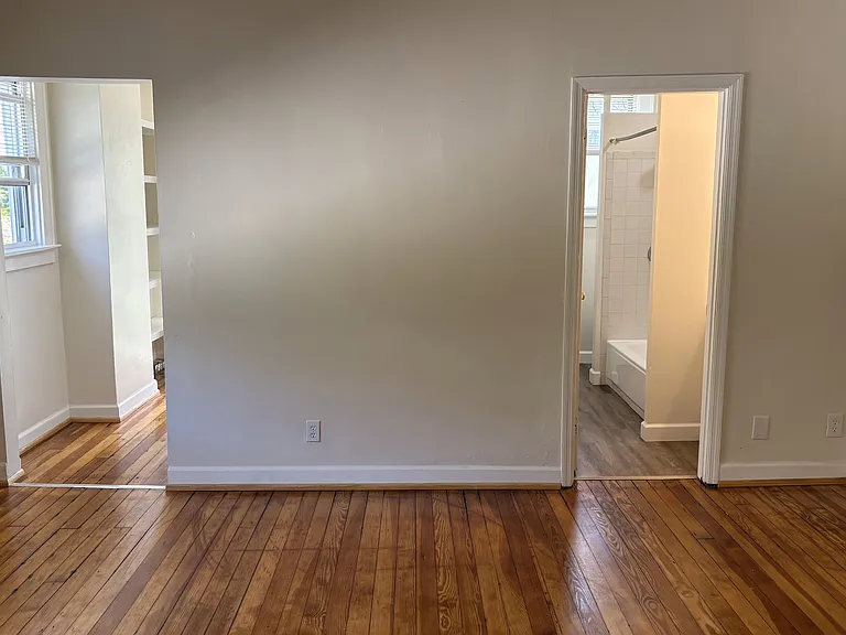 330 Lilienthal St — Photo 5