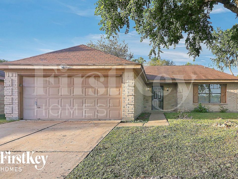 1st image of 10507 Village Trail Dr