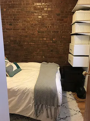 Rented by LJ Sloane Management | media 27