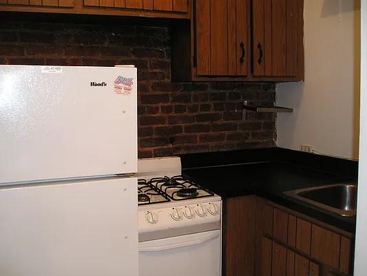 Rented by Eric Goodman Realty Corp | media 28