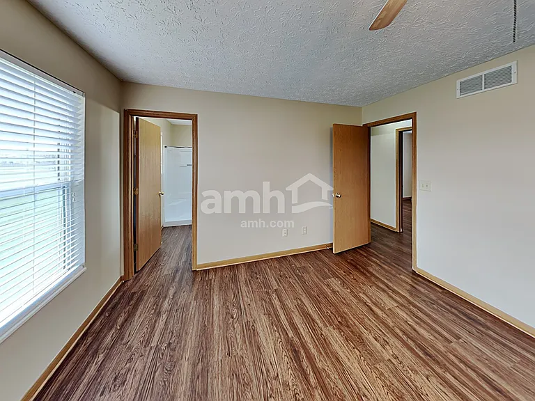 6811 Magdalena Ln — Photo 8