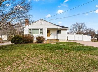 8 Longvue Ave, Westerly, RI 02891