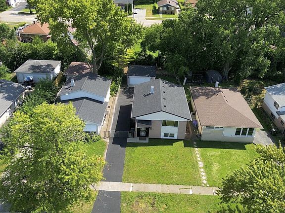5th image of 16601 Honore Ave