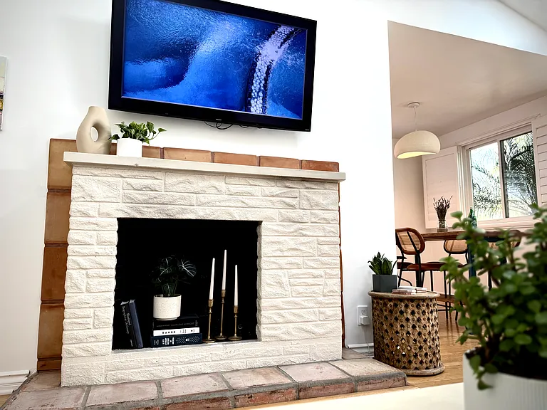 732 Navy St — Photo 3