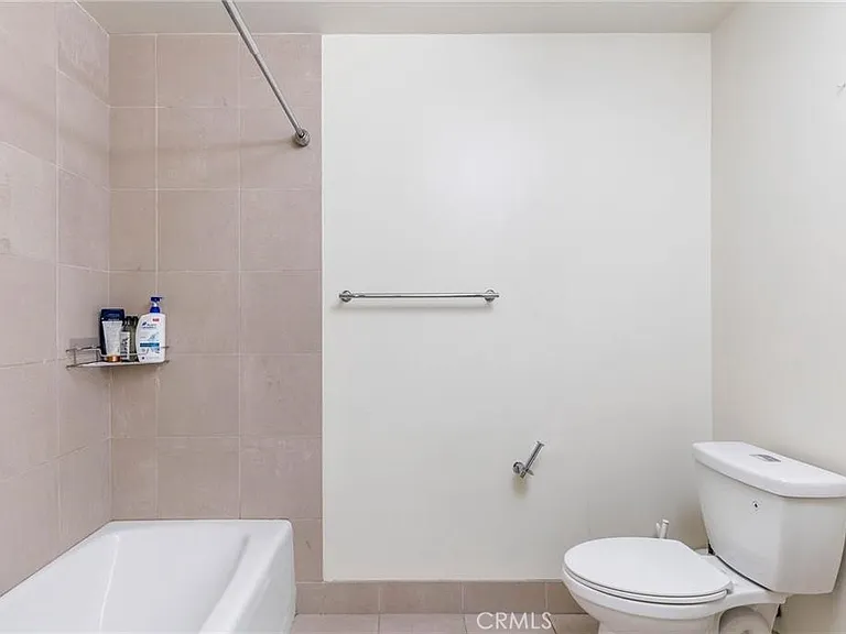 1100 S Hope St #810 — Photo 17