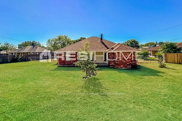 209 Madre Cir — Photo 13