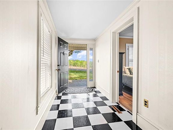 4th image of 3724 Smitherman Rd