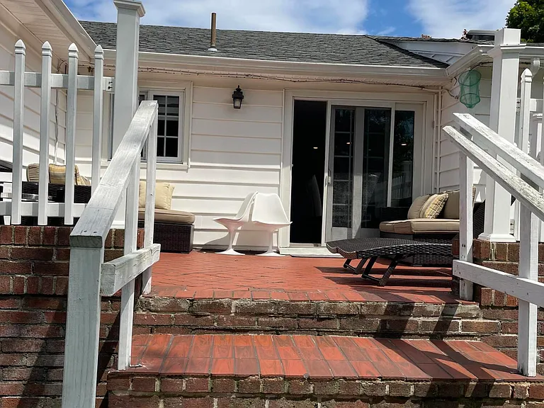 98 Neptune Ave — Photo 8