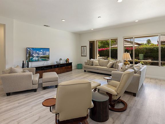 3rd image of 40456 Calle Estela
