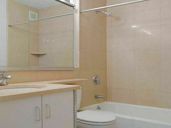 4th image of 211 W 56th St APT 14B