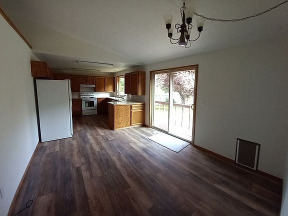 5th image of 1413 Somerset Dr