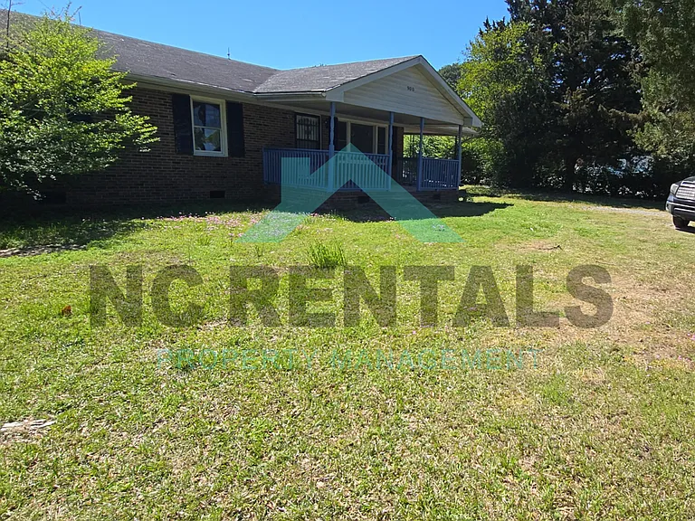 900 Greenwood Blvd — Photo 2
