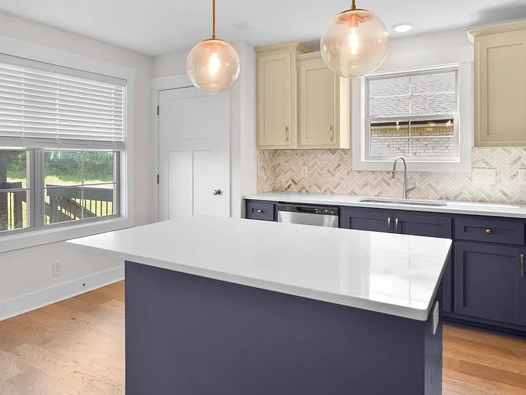 393 Frontier Dr — Photo 7