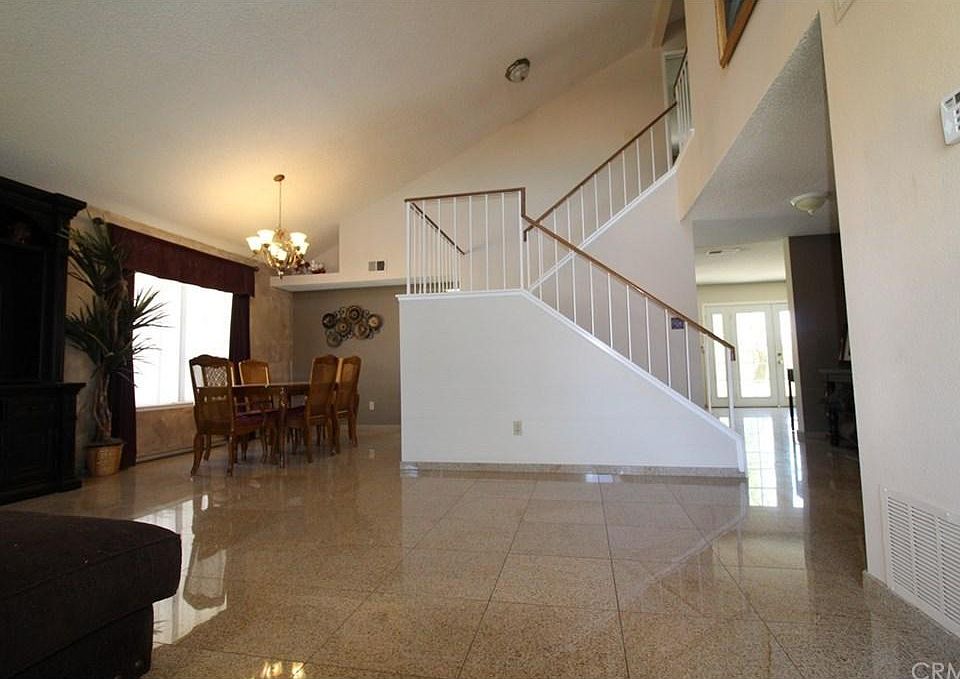 Beautiful Granite Tile Throughout the first Floor. Easy to clean, Perfects for Entertaining and pets.