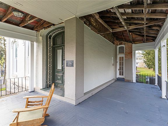 5th image of 205 Highland Ave