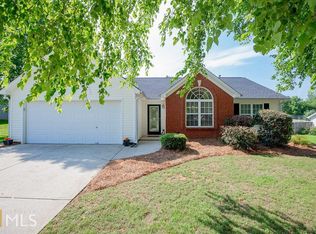 5851 Meadowfield Trce, Flowery Branch, GA 30542