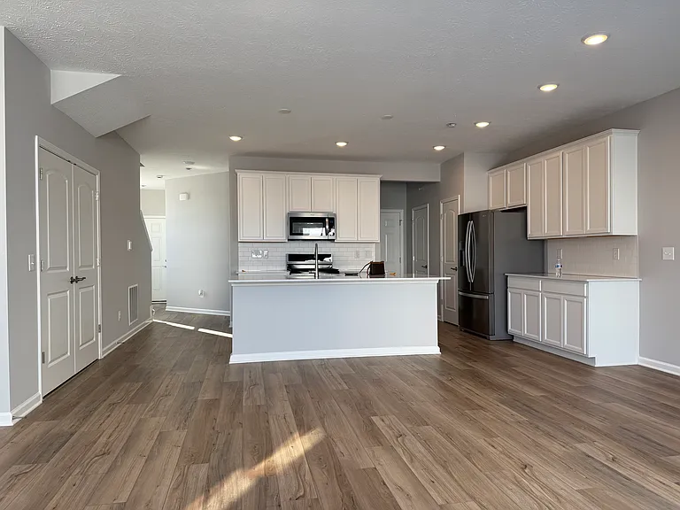 Kitchen & Breakfast