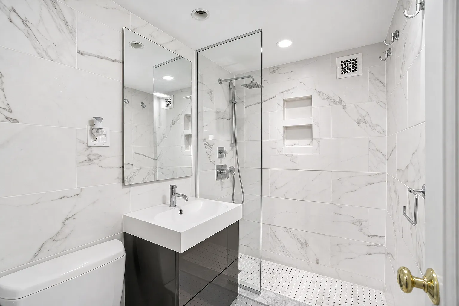 1 bed, 833 sqft, $3,100 — Photo 3