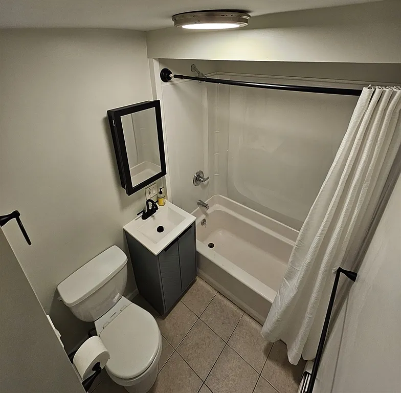 2 bed, 1.0 bath, 992 sqft, $1,950 — Photo 3