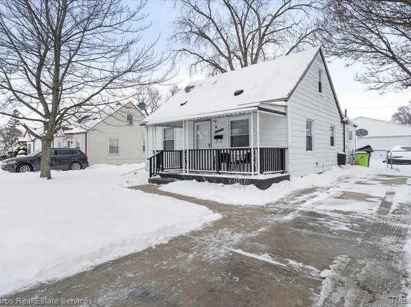 26692 Chippendale St, Roseville, MI 48066