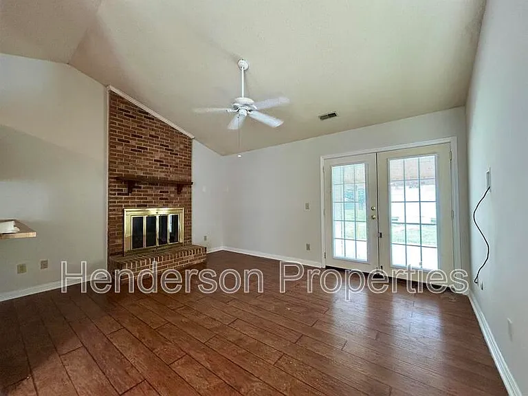 6718 Park Hickory Dr — Photo 4