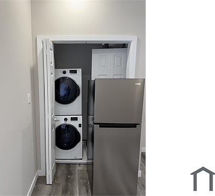 3rd image of 4995 W Thompson St #2F